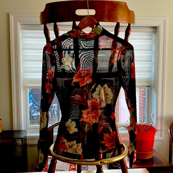 Top - Picture 1 of 2